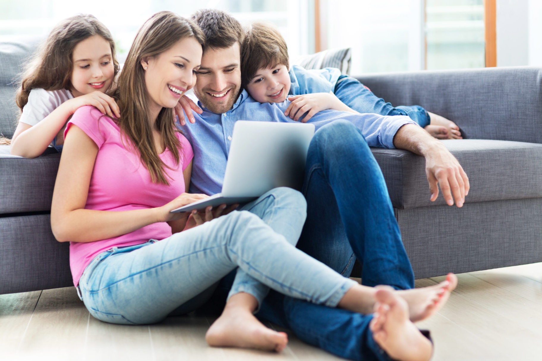 Providing Reliable Mobile and Internet Packages for Family Video Calls Across the UAE